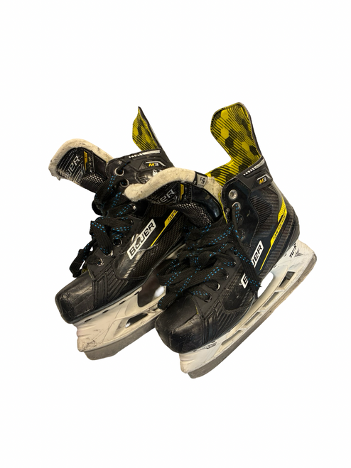 Vist Large View of Product Image Which is Used Bauer SUPREME Senior Hockey Skate Senior 5.5