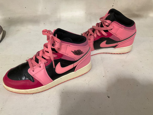 Vist Large View of Product Image Which is Used Jordan Basketball Shoes Y Pink Junior 06