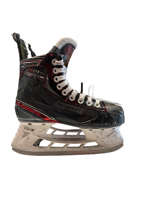 Vist Large View of Product Image Which is Used Bauer VAPOR XLTX PRO SZ 2.5 Junior Hockey Skate Junior 02.5