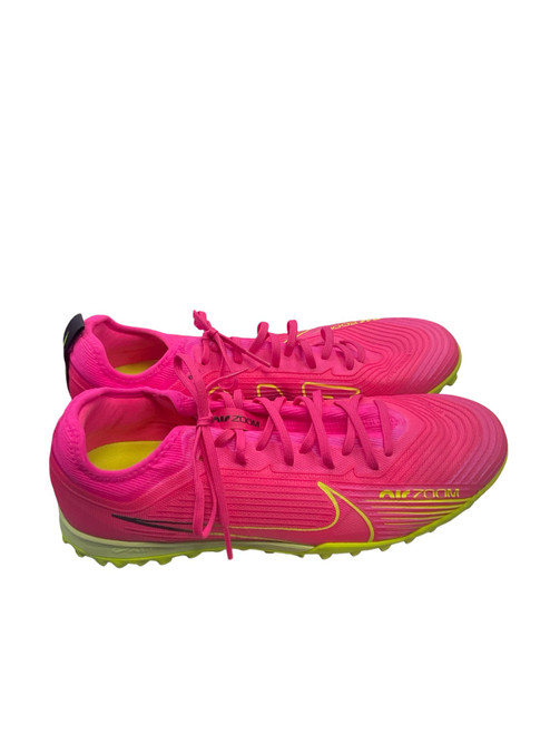 Vist Large View of Product Image Which is Used Nike Soccer Turf Shoes Pink Senior 10