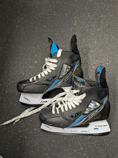 Vist Large View of Product Image Which is Used True TF9 Senior Hockey Skate Senior 9