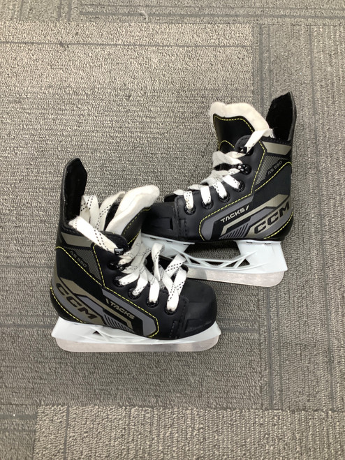Vist Large View of Product Image Which is Used CCM TACKS AS550 Youth Hockey Skate Youth 08.0
