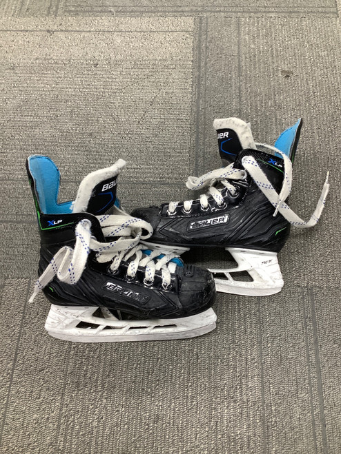 Vist Large View of Product Image Which is Used Bauer XLP Youth Hockey Skate Youth 12.0