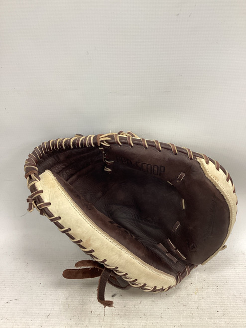 Vist Large View of Product Image Which is Used Mizuno FRANCHISE BB/SB Catchers RH Throw None 33 1/2"