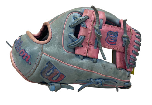 Vist Large View of Product Image Which is Used Wilson A200 1786 PRO STOCK BB/SB Glove RH Throw Royal Blue 11 1/2"