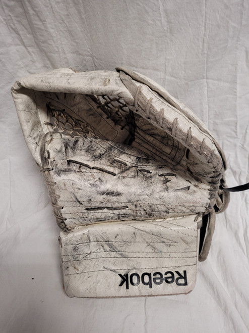 Vist Large View of Product Image Which is Used Reebok 14K JR CATCH Junior Goalie Catcher White