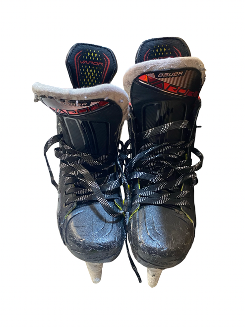 Vist Large View of Product Image Which is Used Bauer VAPOR 2X Intermediate Hockey Skate Intermediate 4.0