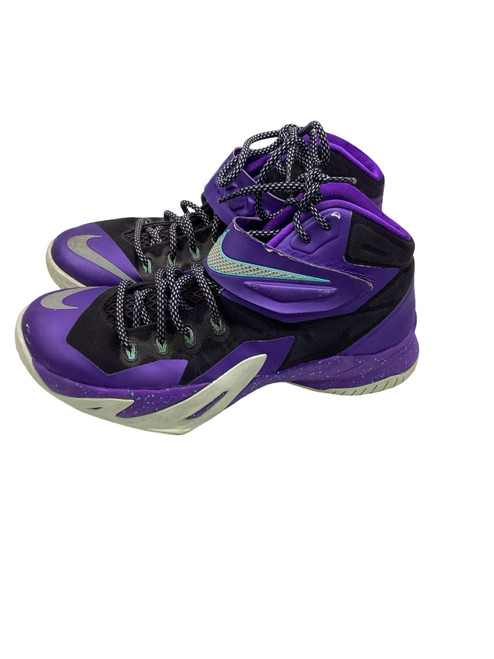 Vist Large View of Product Image Which is Used Nike ZOOM SOLDIER 8 SUMMIT LAKE HORNETS Basketball Shoes M Purple Senior 8.5