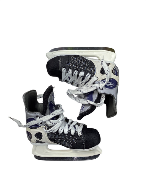 Vist Large View of Product Image Which is Used CCM 852 Youth Hockey Skate Youth 10.5
