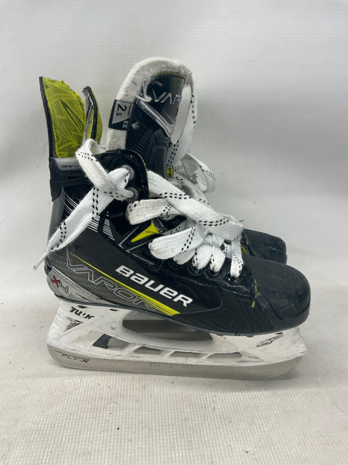 Vist Large View of Product Image Which is Used Bauer VAPOR X4 Junior Hockey Skate Black Junior 02.5
