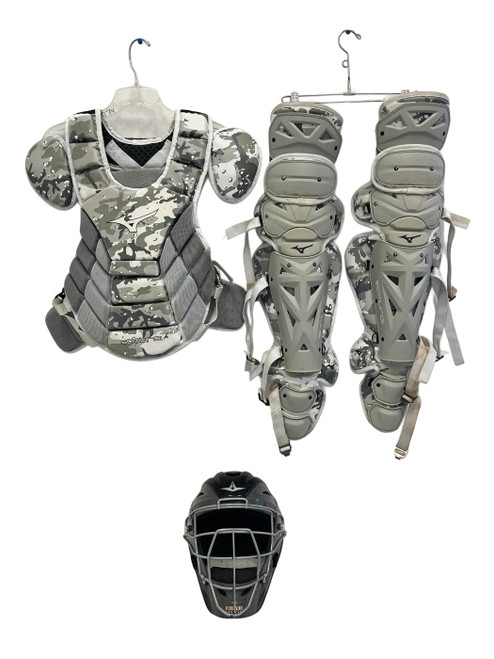 Vist Large View of Product Image Which is Used Mizuno Samurai/ All-Star Helmet Adult Mixed Catchers Gear