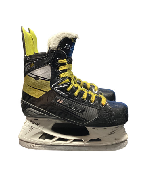 Vist Large View of Product Image Which is Used Bauer SUPREME 3S Junior Hockey Skate Junior 02.5