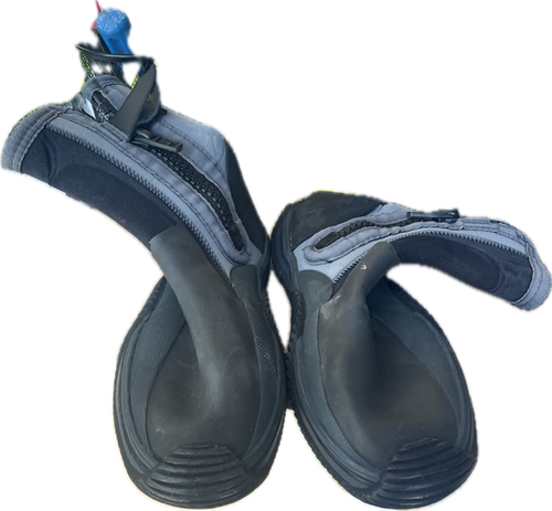 Vist Large View of Product Image Which is Used Adult Footwear Black Senior 9