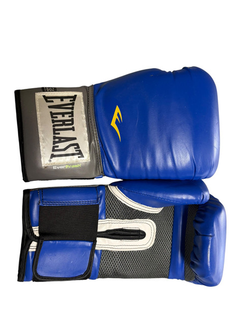Vist Large View of Product Image Which is Used Everlast Boxing Gloves None Senior