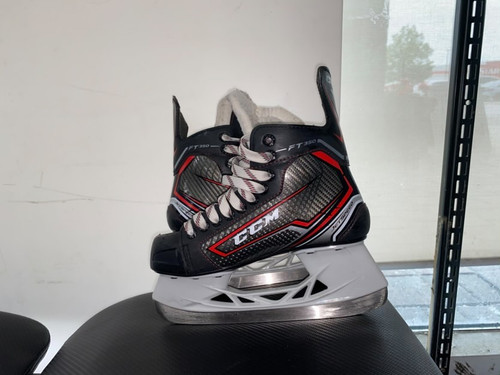 Vist Large View of Product Image Which is Used CCM JET SPEED FT 350 Junior Hockey Skate Junior 04