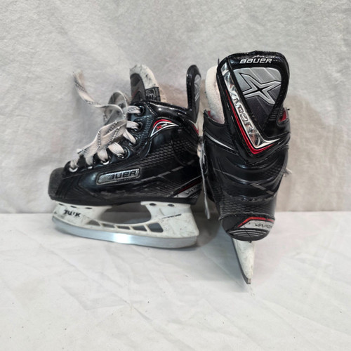 Vist Large View of Product Image Which is Used Bauer VAPOR X500 Youth Hockey Skate Youth 09.0