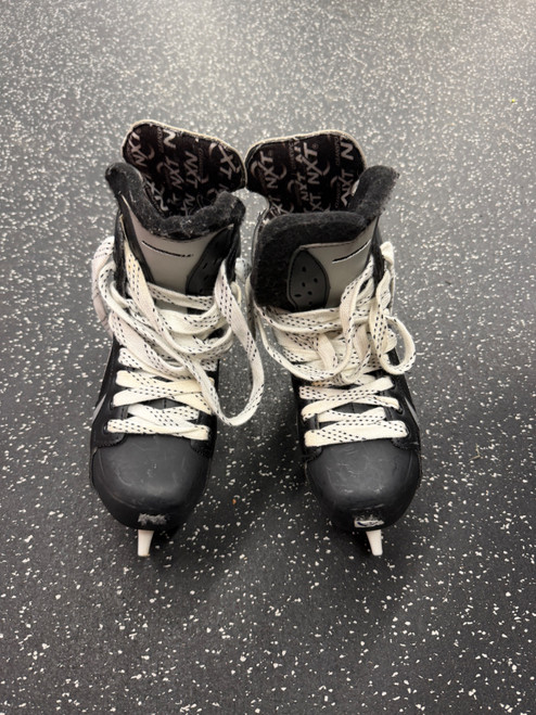 Vist Large View of Product Image Which is Used WinnWell XLITE Junior Hockey Skate Junior 04