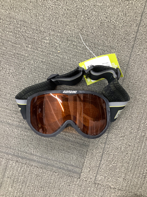 Vist Large View of Product Image Which is Used Gordini Snow Goggles Adult Black