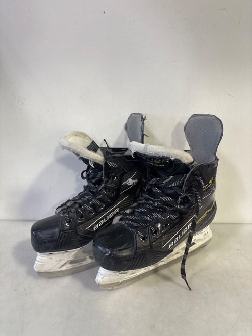 Vist Large View of Product Image Which is Used Bauer SUP MATRIX Junior Hockey Skate Junior 03