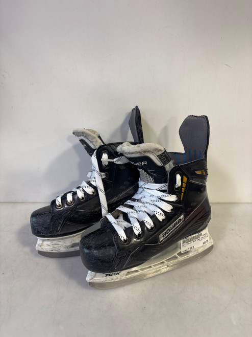 Vist Large View of Product Image Which is Used Bauer SUP 190 Youth Hockey Skate Youth 13.5