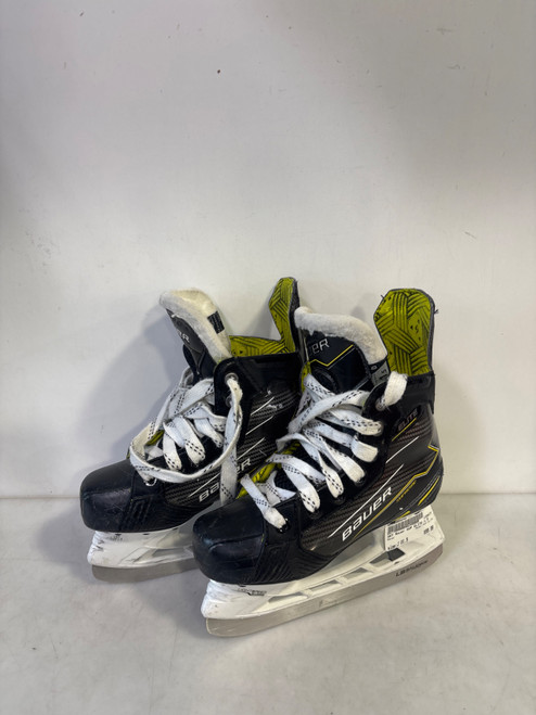 Vist Large View of Product Image Which is Used Bauer SUP ELITE Junior Hockey Skate Junior 01.5