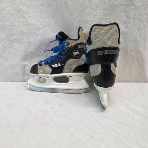 Vist Large View of Product Image Which is Used Bauer VAPOR 2 Youth Hockey Skate Youth 10.0
