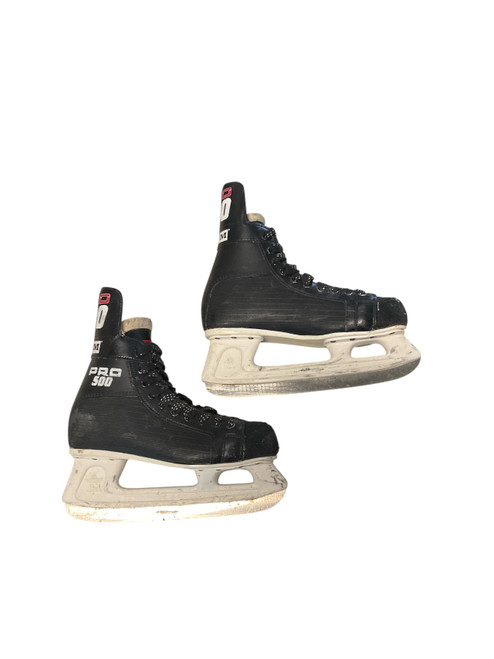 Vist Large View of Product Image Which is Used CCM PRO 500 Senior Hockey Skate Senior 7