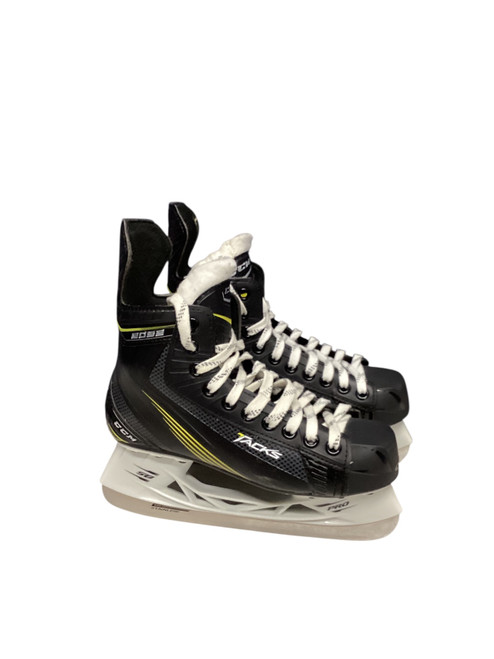 Vist Large View of Product Image Which is Used CCM 2052 TACKS Intermediate Hockey Skate Intermediate 5.0