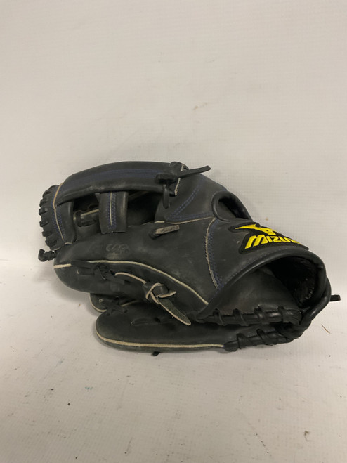 Vist Large View of Product Image Which is Used Mizuno QUASAR BB/SB Glove RH Throw Black 11 1/4"