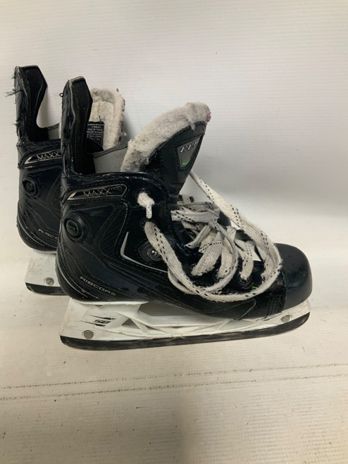 Vist Large View of Product Image Which is Used CCM RIBCORE MAXX PRO Junior Hockey Skate Junior 03.5