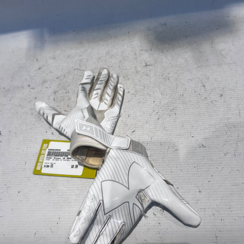 Vist Large View of Product Image Which is Used Under Armour UA MENS F6 FOOTBALL GLOVES WHITE FB Gloves White XS