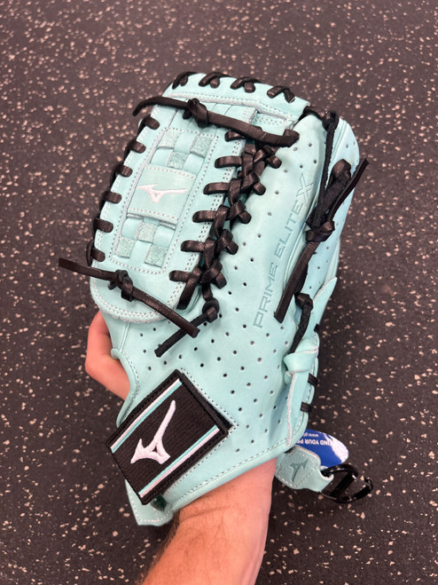 Vist Large View of Product Image Which is Used Mizuno GPEXF-10 BB/SB Glove RH Throw Sky Blue 12"