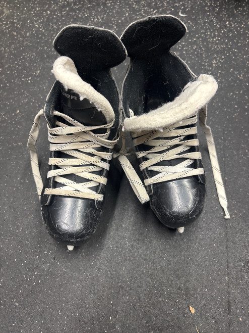Vist Large View of Product Image Which is Used Bauer SUPREME 140 Youth Hockey Skate Youth 12.0