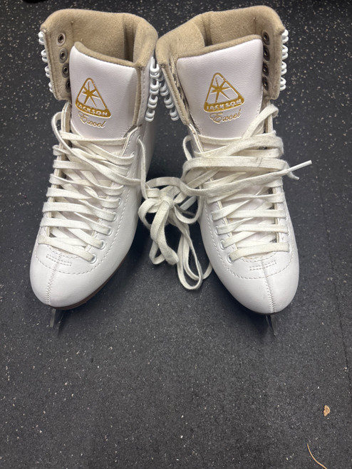 Vist Large View of Product Image Which is Used Jackson EXCEL Girls Figure Skate White Junior 04.5