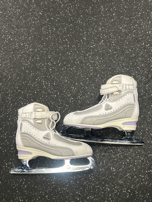 Vist Large View of Product Image Which is Used Jackson SOFTEC WomensFigure Skate White Senior 7