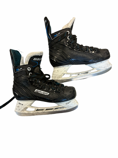 Vist Large View of Product Image Which is Used Bauer XLP Junior Hockey Skate Junior 05