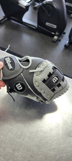 Vist Large View of Product Image Which is Used Wilson 10 BB/SB Glove RH Throw Black 10"