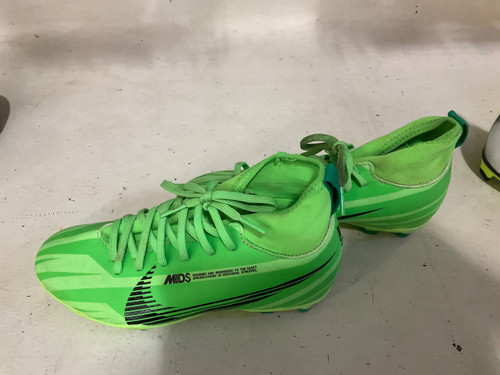 Vist Large View of Product Image Which is Used MDS Soccer Cleats Kelly green Junior 01