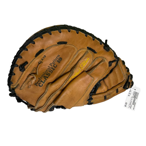 Vist Large View of Product Image Which is Used Champro CLA 10 CLASSIC 10 BB/SB Catchers RH Throw Brown 33"