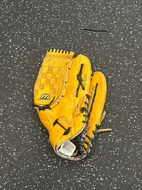 Vist Large View of Product Image Which is Used Mizuno MFR1402 BB/SB Glove RH Throw Tan 14"