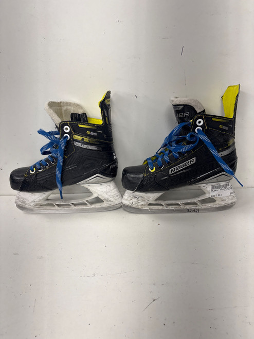 Vist Large View of Product Image Which is Used Bauer SUPREME S35 Junior Hockey Skate Junior 02.5