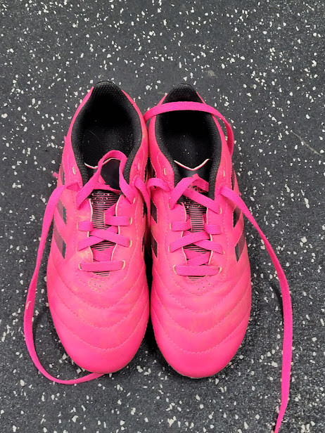 Vist Large View of Product Image Which is Used Adidas Soccer Cleats Pink Junior 02
