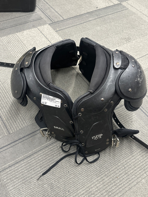 Vist Large View of Product Image Which is Used Xenith XFLEXION FLYTE FB Shoulder Pads Black SM