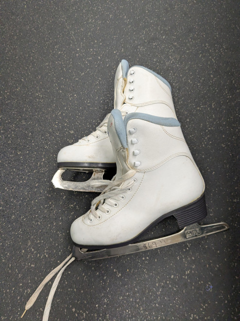 Vist Large View of Product Image Which is Used Jackson SOFT SKATE WomensFigure Skate White Senior 6