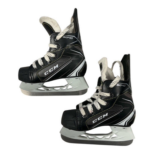 Vist Large View of Product Image Which is Used CCM TACKS 9040 Youth Hockey Skate Youth 09.0