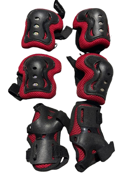 Vist Large View of Product Image Which is Used BOSONER PROTECTIVE SET - YTH SM Inline Protective Set Red And Black SM