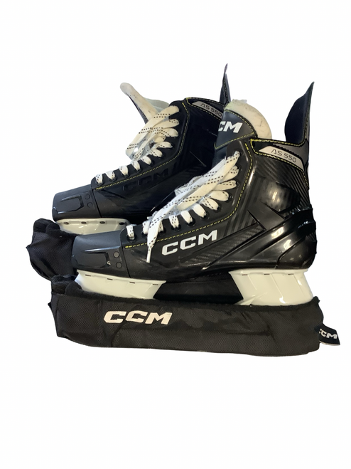 Vist Large View of Product Image Which is Used CCM AS 550 SZ 9 Senior Hockey Skate Senior 9