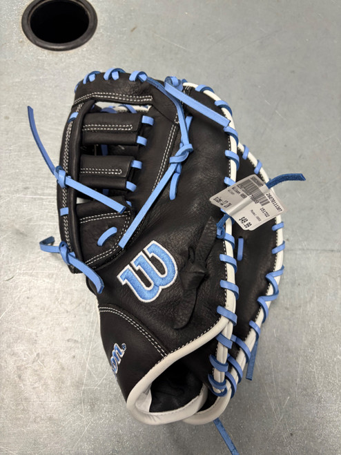 Vist Large View of Product Image Which is Used Wilson A950 BB/SB First Base RH Throw None 12"