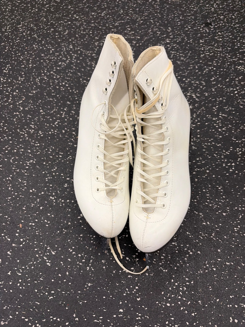 Vist Large View of Product Image Which is Used Riedell RED WING WomensFigure Skate White Senior 4