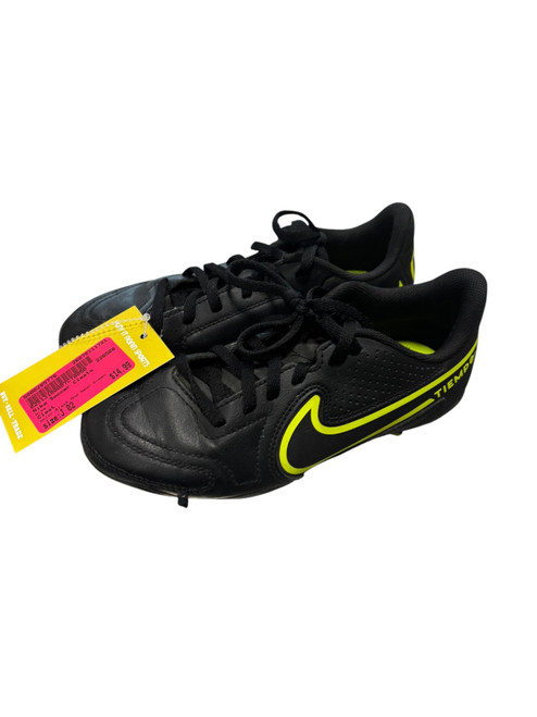 Vist Large View of Product Image Which is Used Nike Soccer Cleats Black And Neon Green Junior 02